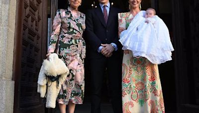 Matilde Solís, abuela orgullosa y feliz en el bautizo de su nieto Carlos