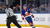 Cizikas scores in third period as Islanders beat Sabres 3-2 to win opener