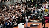 Du Vélodrome au Jeux olympiques: Jul, le "rappeur du peuple" symbole de Marseille dans le monde