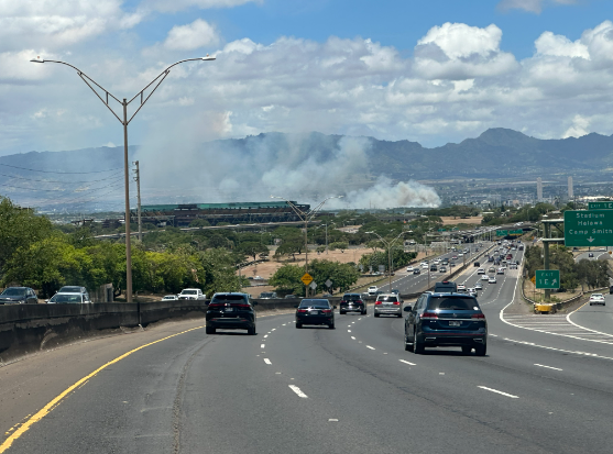 Residents report heavy smoke filling the air in Pearl City