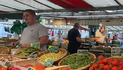 "On est très contrarié": 39 marchés parisiens touchés par des annulations pendant les JO, colère des commerçants