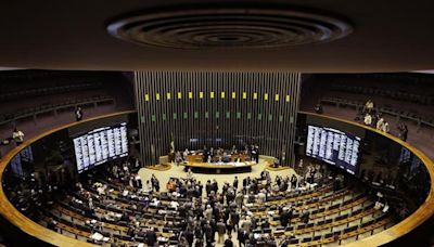 Câmara adia de novo votação do Mover por falta de acordo sobre taxação de compra internacional Por Estadão Conteúdo