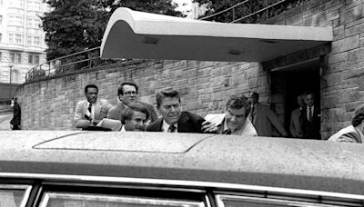 Photographer Who Captured Reagan Assassination Attempt Dies Age 77