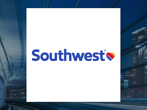 Truist Financial Corp Reduces Stock Holdings in Southwest Airlines Co. (NYSE:LUV)