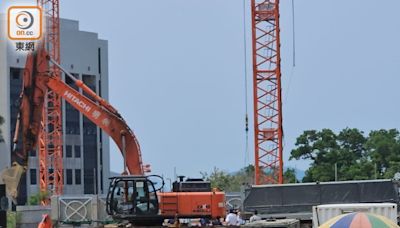 荔景地盤泥頭車司機夾斃事故 建造業議會暫停兩公司註冊資格