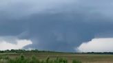 EEUU: Fuertes vientos y posibles tornados derriban árboles y causan daños de Texas a Georgia