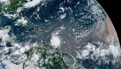 Autoridades aeronáuticas en alerta ante el huracán Beryl de categoría 4
