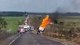 Brasil: impresionante explosión de un camión cisterna en plena ruta