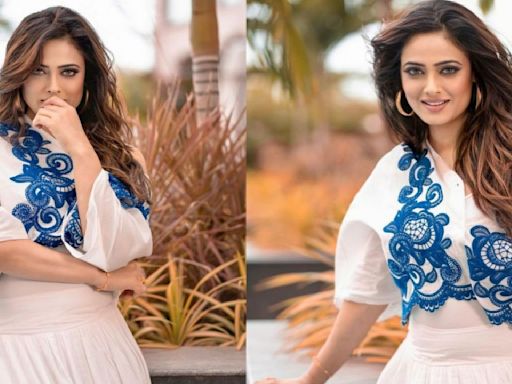 Shweta Tiwari shows off sculpted frame in a lush green Indo-western attire