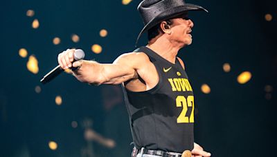 Tim McGraw wore a Caitlin Clark jersey again — this time for her new team in new home stadium.