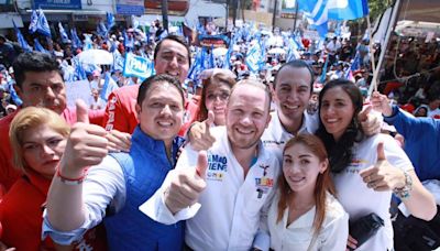 Taboada acompaña a aspirantes a alcaldes a su cierre de campaña