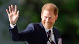 People Are Emotional After Prince Harry Received A Hero’s Welcome And Was Supported By Princess Diana’s Family During A...