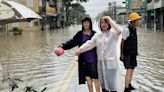 高雄淹水馬路變黃河！邱議瑩自曝：車壞了