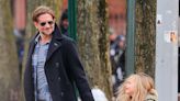 ¡La sonrisa le delata! Bradley Cooper disfruta de un animado paseo por Nueva York junto a su hija Lea