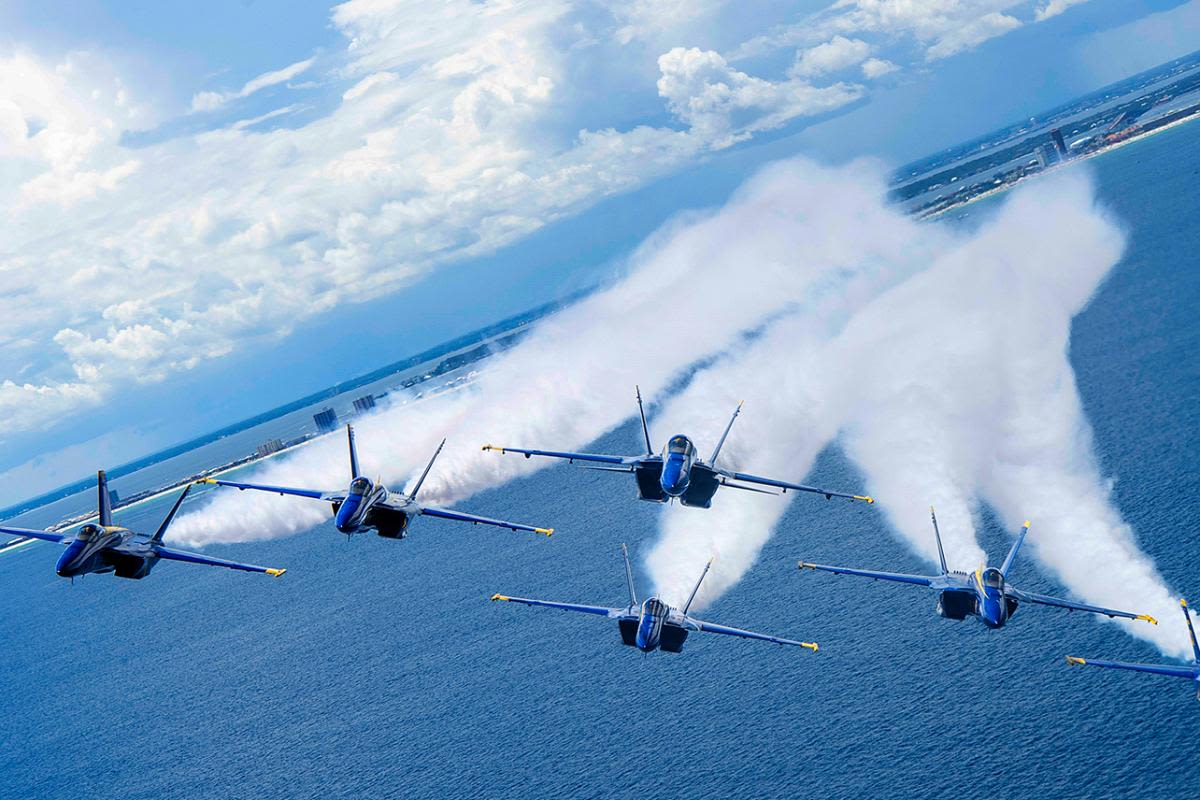 ‘The Blue Angels’ movie producer Glen Powell wants you to catch the “absolutely jaw-dropping” film in IMAX before it’s too late