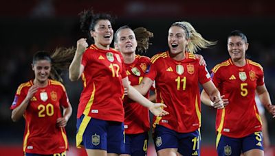 España remonta contra Dinamarca y se clasifica para la Eurocopa (3-2)