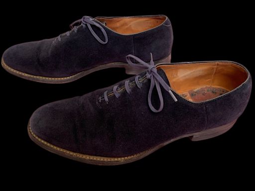 Elvis Presley's blue suede shoes up for auction