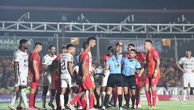 Los gritos de Jafet Soto, Kevin Cabezas y otros en el partido Herediano vs. Alajuelense