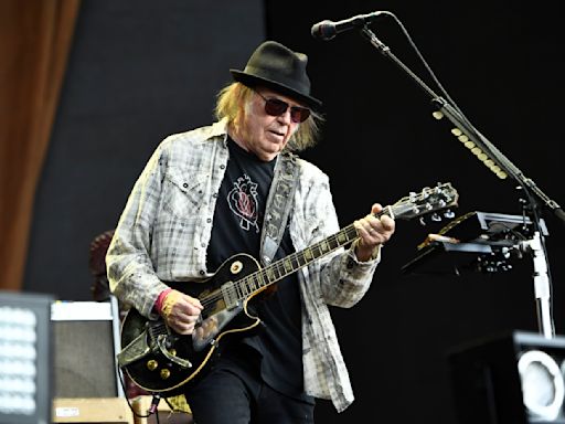 Neil Young Cancels Hollywood Bowl Date And Rest Of Tour