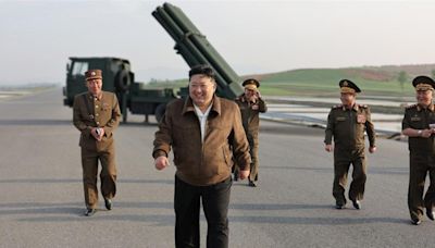 北韓試射新型240毫米多管火箭炮 可能賣俄羅斯