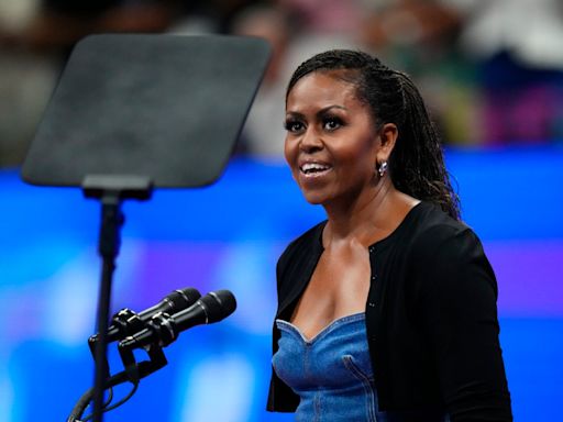 ¿Podría Michelle Obama reemplazar a Biden como candidata demócrata y vencer a Trump?