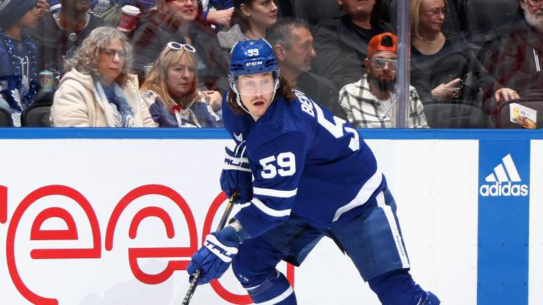 Maple Leafs Lose Free Agent Forward to Blackhawks: Report