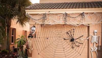 Need Outdoor Halloween Decor Inspo? Here Are 62 Ideas to Try