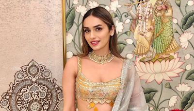 Manushi Chhillar Seeks Blessings At Siddhivinayak Temple, Calls It 'Best'