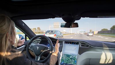 TheStreet Auto Week: Analysts evaluate Tesla FSD, mull over Stellantis