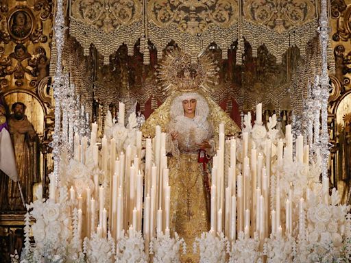 Semana Santa. La noche en la que la Madrugá se rindió a la amenaza de lluvia