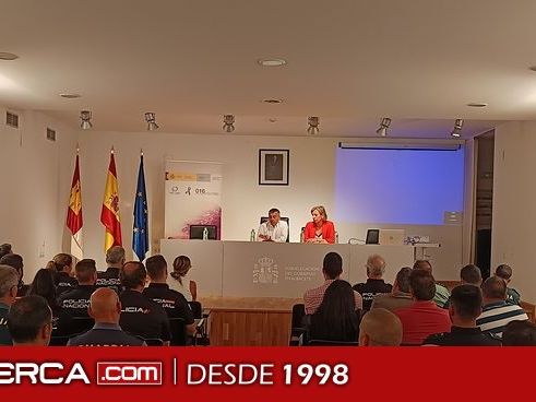 El subdelegado del Gobierno en Albacete subraya la necesidad de conocer los riesgos que encierra Internet para frenar la violencia digital contra la mujer