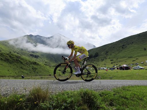 Tadej Pogacar ataca y gana en los Pirineos y agranda su ventaja en el Tour de Francia