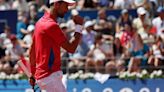 Djokovic arrolla al ‘rey de París’: Nadal dice adiós a los Juegos Olímpicos en individuales