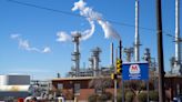 Marathon oil refinery in center of El Paso seeks renewal of permit regulating pollution