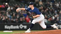 Former Seattle Mariners Pitcher Signs Deal with Division Rival