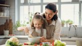 Cuisiner avec son enfant : nos conseils pour une activité en toute sécurité