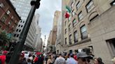 Miles de inmigrantes mexicanos se quedan sin votar en Nueva York por desorden en organización del INE - El Diario NY