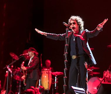 Bunbury despide a lo grande la Romareda