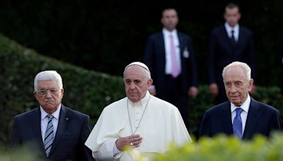 Pope recreates the 2014 Mideast peace prayer in Vatican Gardens to beg for an end to Gaza conflict