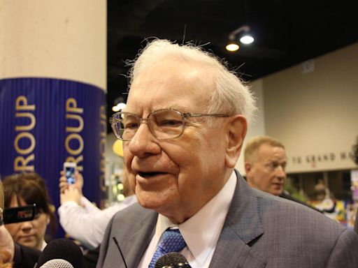 73% of Warren Buffett's Portfolio Is in These 5 Stocks as 2022 Winds Down | The Motley Fool