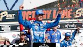 Kyle Larson earns spot in NASCAR's championship race with victory at Las Vegas