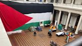 “Acampe” por Palestina en la Universidad de Chile termina luego de dos meses - La Tercera