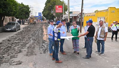 Alcaldesa de Gómez Palacio supervisa reconstrucción de la calle Matamoros