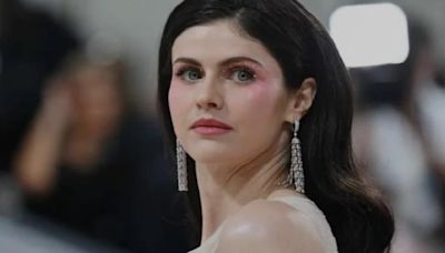 Alexandra Daddario está embarazada; así lo reveló