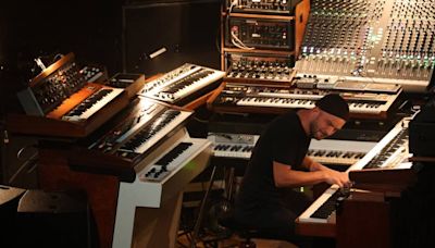 Nils Frahm at the National Concert Hall: German classical ambient wizard blasts into orbit right from the start