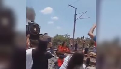 Mujer es atropellada por un tren cuando se tomaba una selfie: un error de cálculo le costó la vida