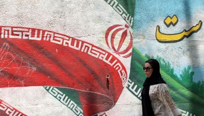 Reformist, ultraconservative in Iran presidential runoff