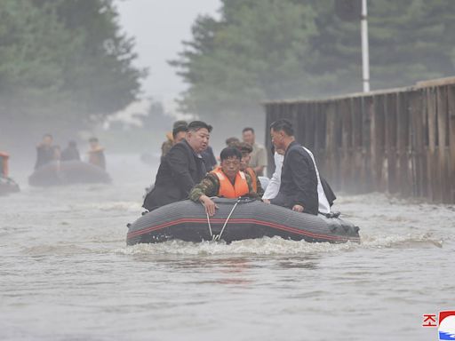 South Korea offers humanitarian aid to flood-hit North