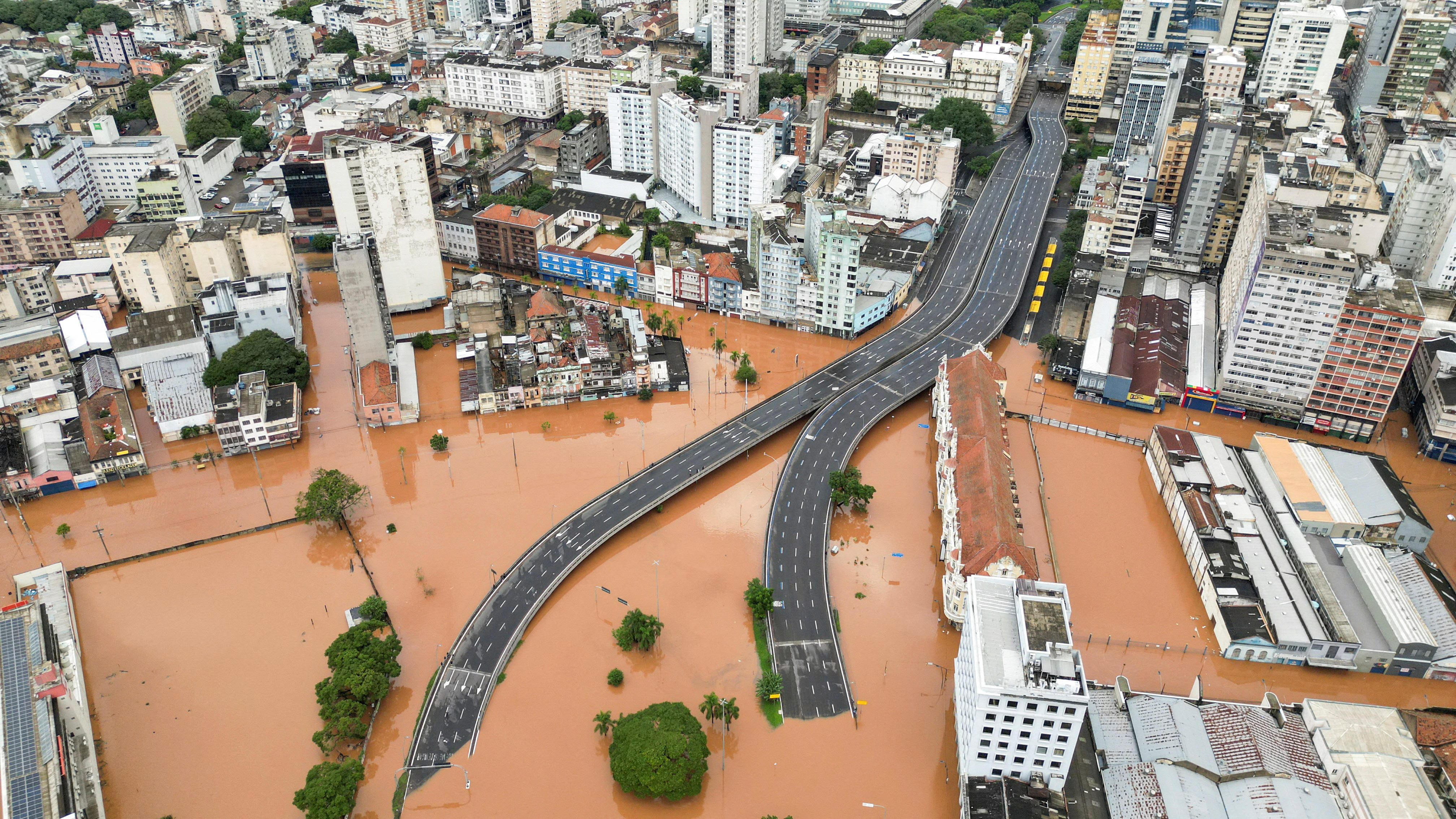 Massive rescue effort as floods inundate southern Brazilian metropolis