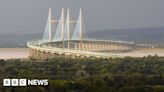 M4 traffic: Motorway closed on Prince of Wales bridge after crash